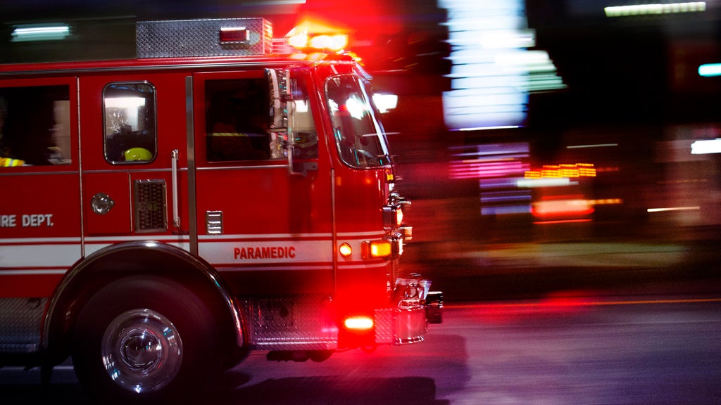 Crews battle structure fire in Victoria neighborhood, city officials say — WCCO / CBS Minnesota, Bloomington Community news