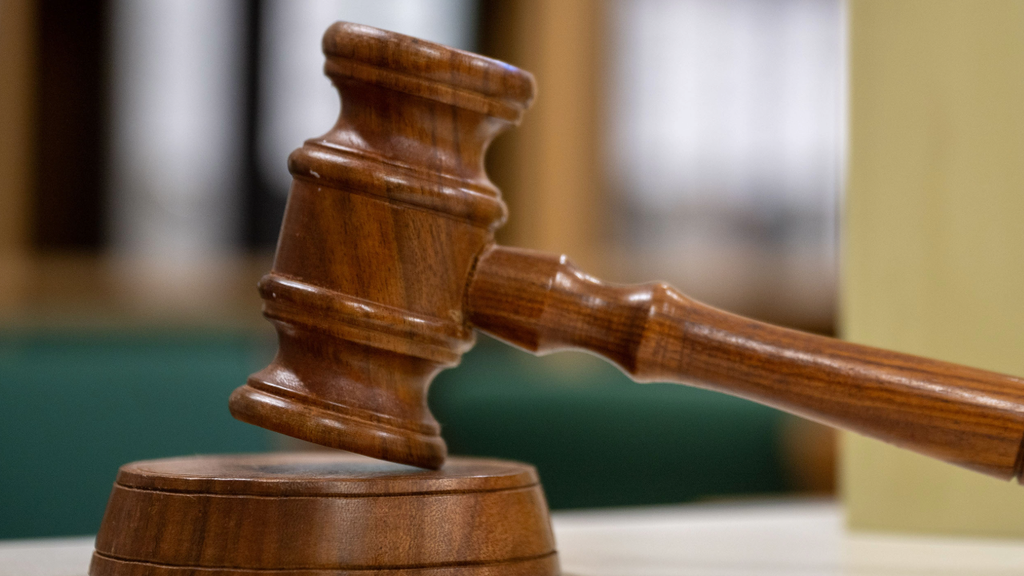 Judge sets bail at $200,000 for sex offender accused of posing as teen at Maple Grove school — WCCO / CBS Minnesota, Bloomington Schools news