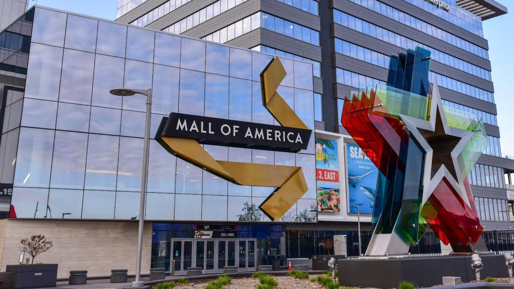 18-year-old man charged in Mall of America attack plot to make court appearance — WCCO / CBS Minnesota, Bloomington Community news