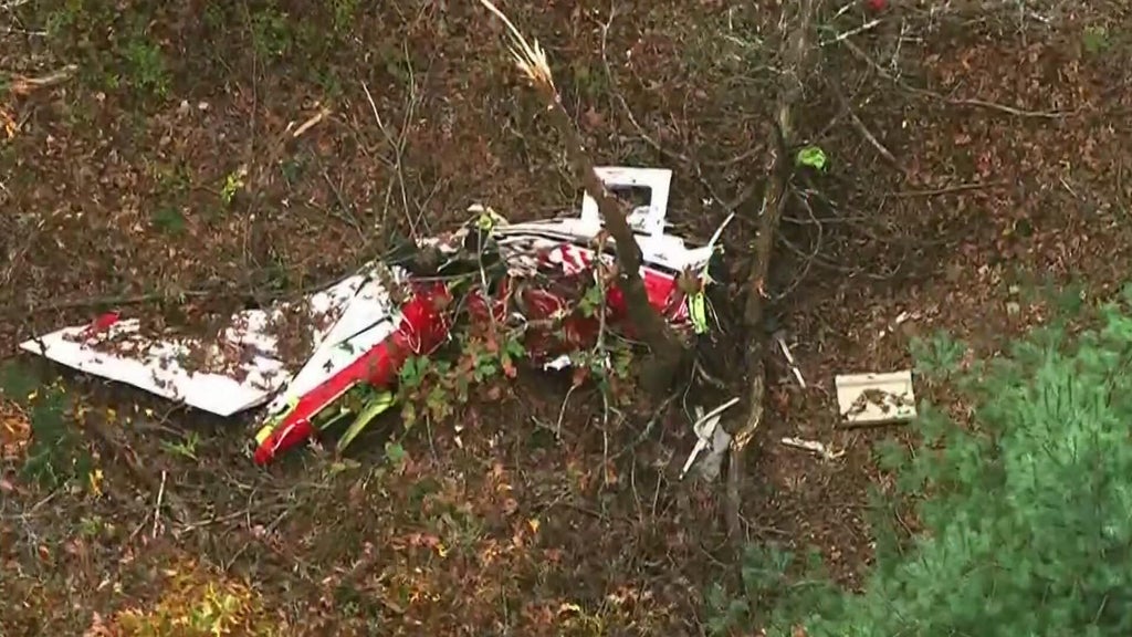 Community mourns pilot among 6 dead in Wisconsin plane crash — WCCO / CBS Minnesota, Bloomington Dining news