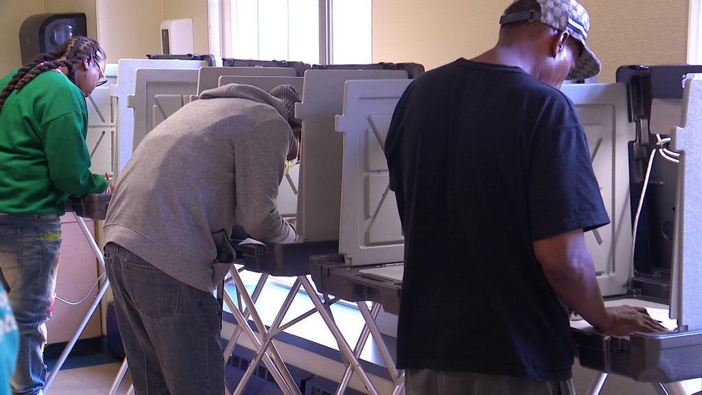 Catholic Charities helps Minnesota's unhoused vote ahead of midterms — WCCO / CBS Minnesota, Bloomington Sports news