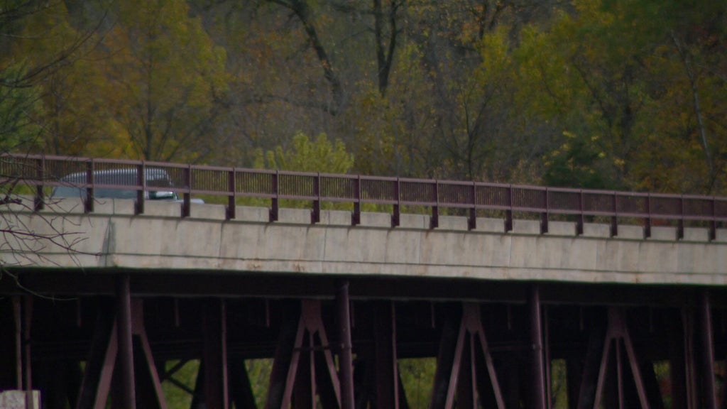 Businesses near Osceola brace as Highway 243 bridge set to close — WCCO / CBS Minnesota, Bloomington Business news