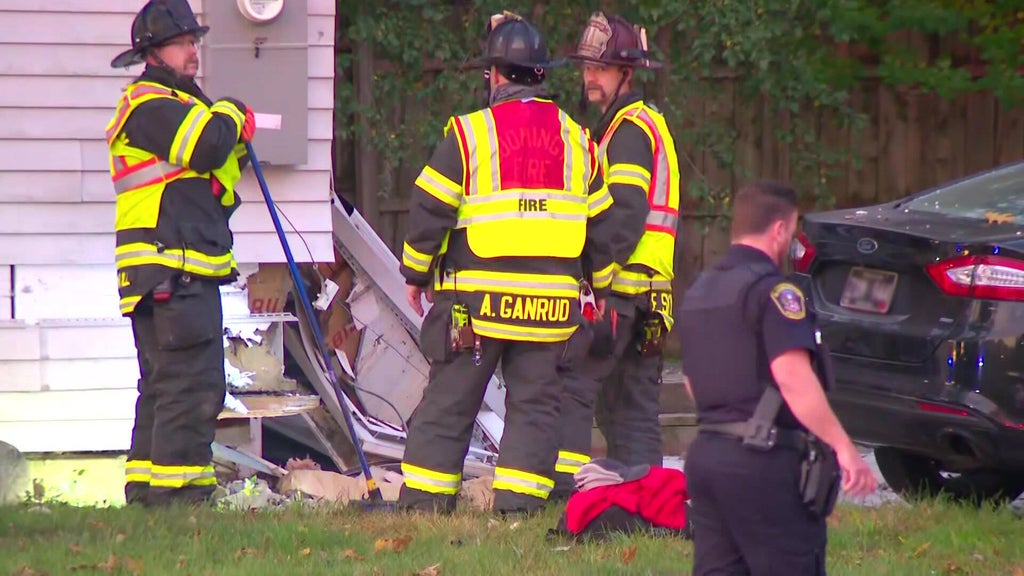 Man blew through Bloomington stop sign, hit car, which then struck home, police say — WCCO / CBS Minnesota, Bloomington Community news