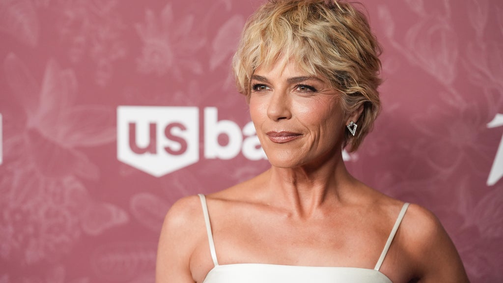 Actress Selma Blair arraigned following arrest for incident related to flight from LAX to JFK — WCCO / CBS Minnesota, Bloomington Health news