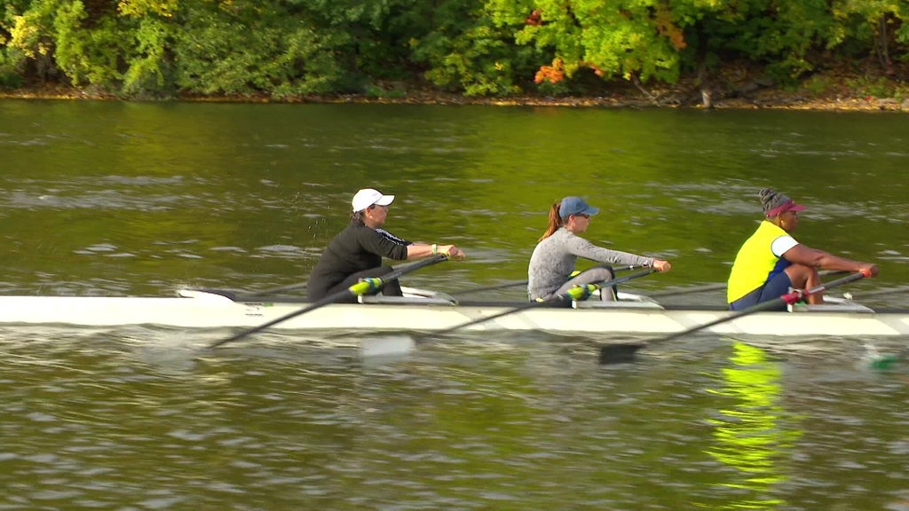 Women in the Minneapolis Rowing Club find challenge, camaraderie on the water — WCCO / CBS Minnesota, Bloomington Health news