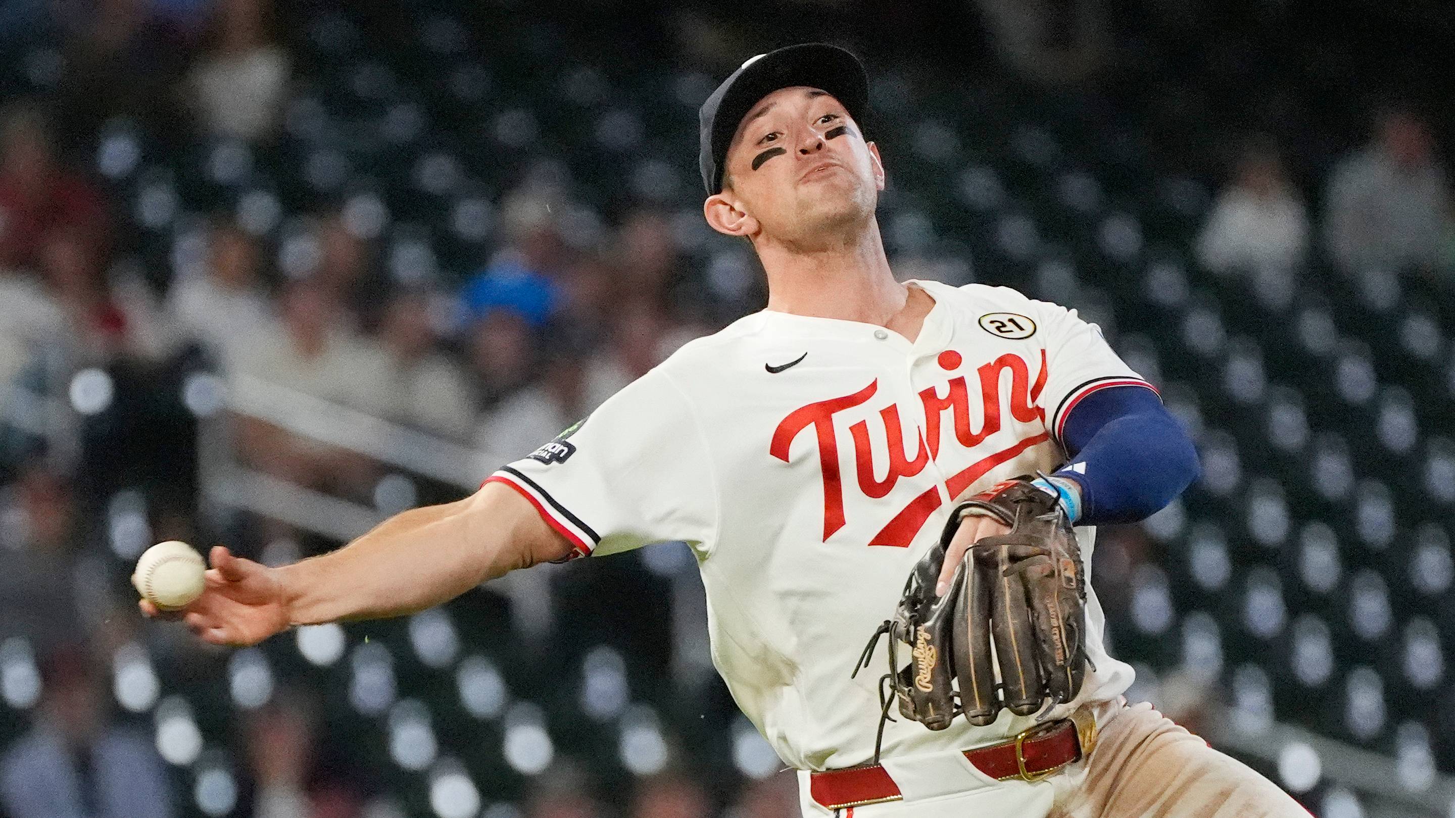 Brooks Lee's Gold Glove nomination further vindicates Twins' decision to move him to third base — Puckett's Pond (Twins), Bloomington Sports news