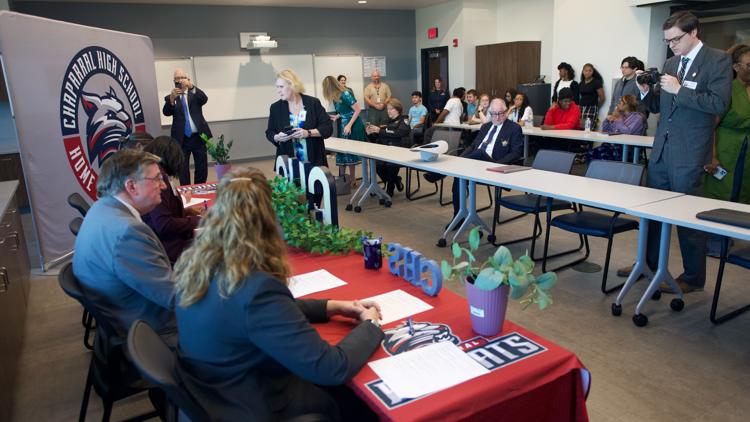 Killeen high school hosts signing ceremony for jailer program students — KCEN (Central Texas), Bloomington Schools news