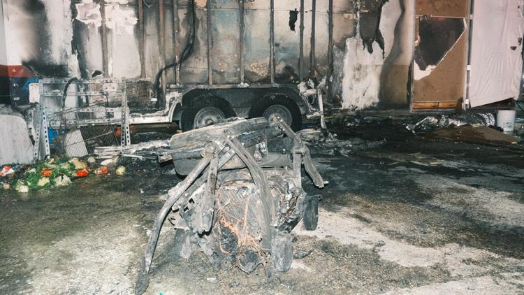 'I'm going back' | East Sixth Street food truck owner recovering after generator explosion burns trailer — KVUE (Austin), Bloomington Dining news