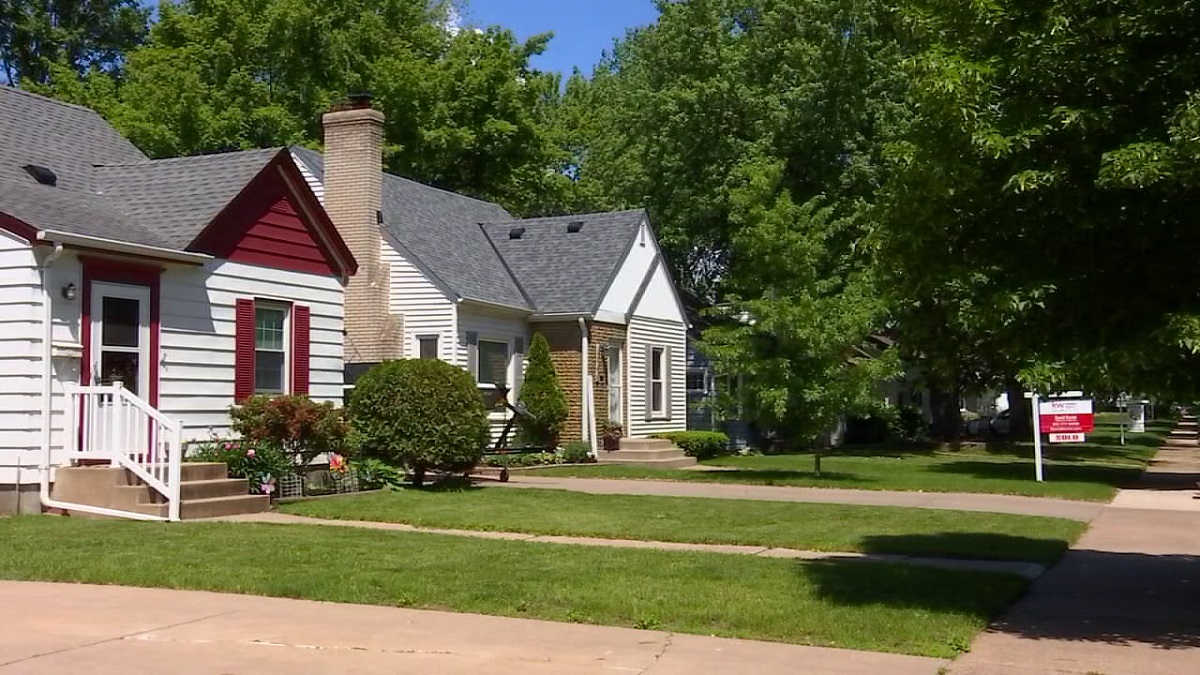 US pending home sales sink near 12-year low as rates top 7%: Report — FOX 9, Bloomington Real Estate news