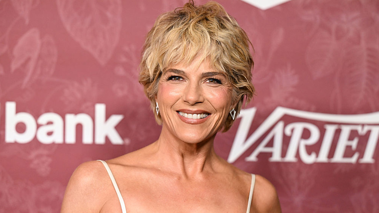 Selma Blair arrested, taken to hospital after allegedly attacking flight attendants — FOX 9, Bloomington Health news